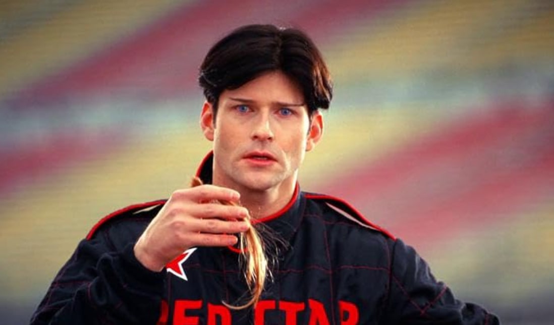 Charlie's Angels, starring Crispin Glover, grossed $264 million at the box office upon its premiere